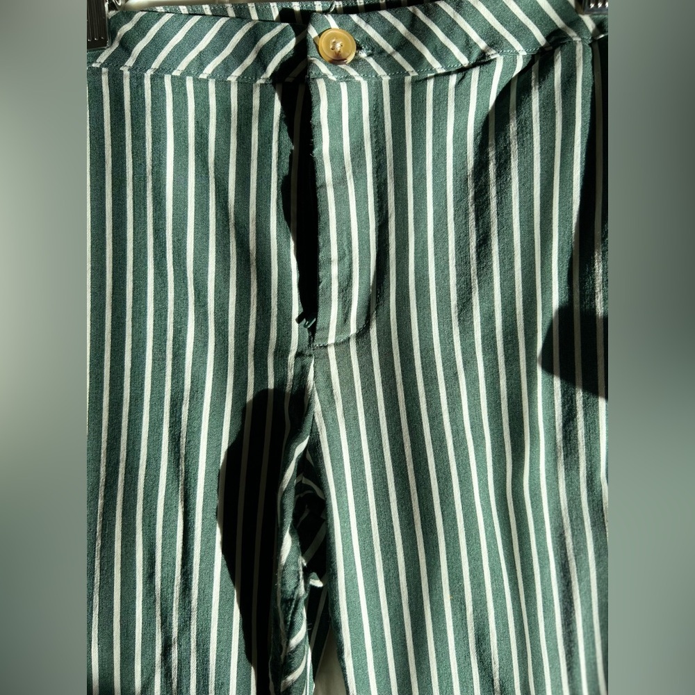 Cute, comfy and stretchy pants 💚🫒✨